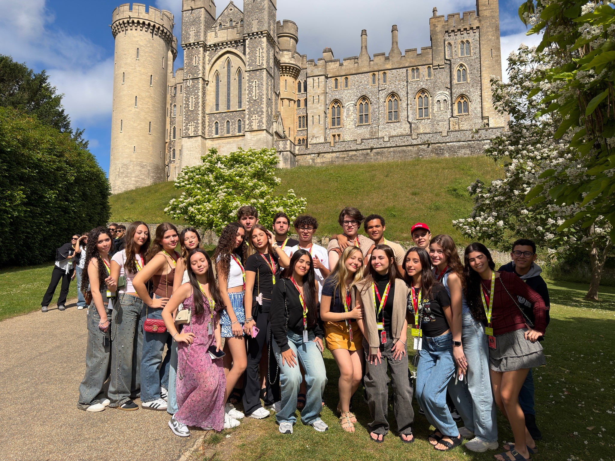 Turma do Eurobreak em frente ao castelo, em Brighton